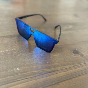 Vince Camuto Black Frame Blue Mirror Sunglasses UVA UVB